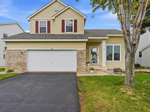 6621 Carlisle Curv, Shakopee, MN 55379