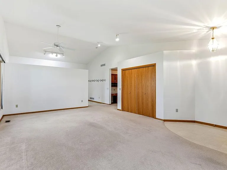 423 Tischler Ave, Faribault, MN 55021 — photo 24