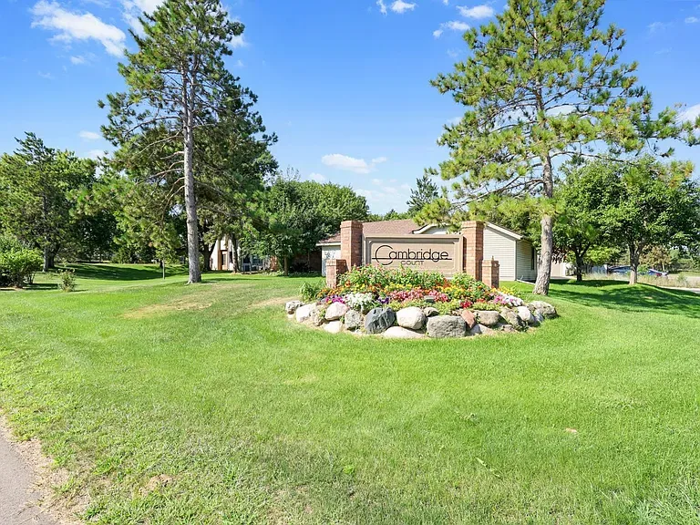 990 Kensington Trl Apt 107, Eagan, MN 55123 — photo 2