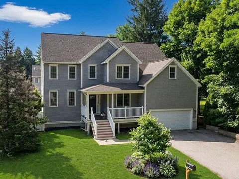 7 Chevy Chase Rd, Worcester, MA 01606
