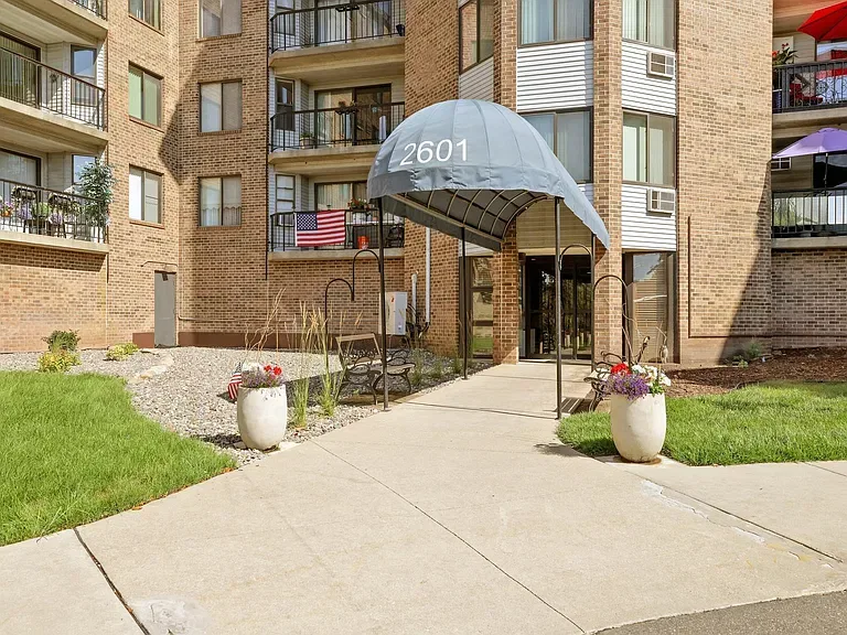 2601 Kenzie Ter Apt 412, Saint Anthony, MN 55418 — photo 5
