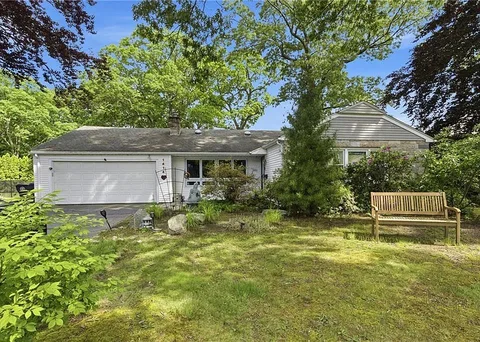 1414 New London Ave, Cranston, RI 02920